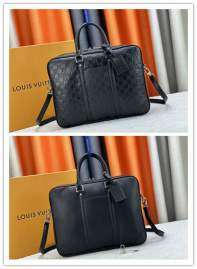 Picture of Louis Vuitton Mens Bags _SKUfw153933902fw